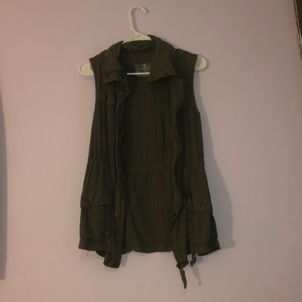 vest